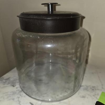 Anchor Hocking canister with lid