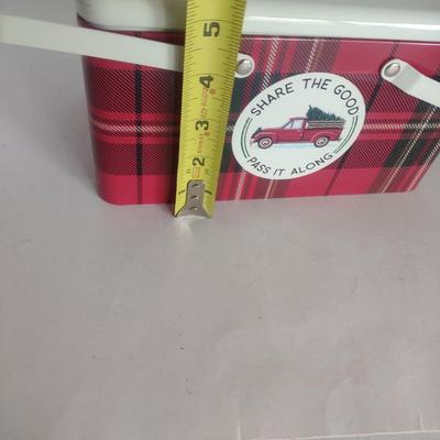Hallmark Giving Tin