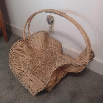 Large Wicker Weave Basket
