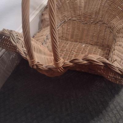 Large Wicker Weave Basket