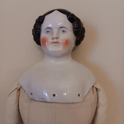 ANTIQUE DOLL