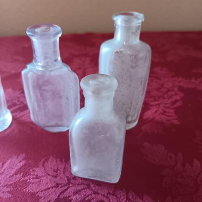 SMALL VINTAGE AND ANTIQUE BOTTLES
