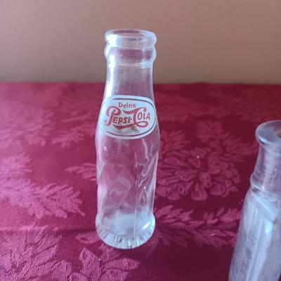SMALL VINTAGE AND ANTIQUE BOTTLES