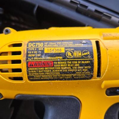DeWalt DC750 9.6V Cordless Drill/Driver Kit with Charger & Case