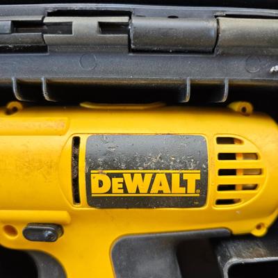 DeWalt DC750 9.6V Cordless Drill/Driver Kit with Charger & Case