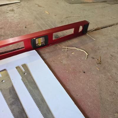 Spartan KutAll Saw Blades & Red Spirit Level