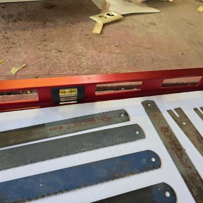 Spartan KutAll Saw Blades & Red Spirit Level