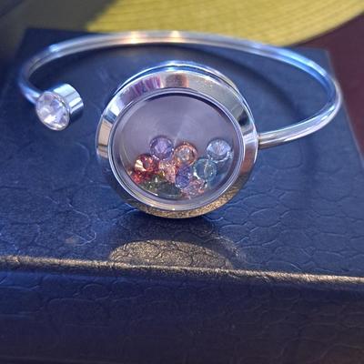 Bracelet