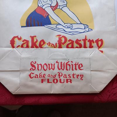 VINTAGE GLOW IN THE DARK SNOW WHITE CAK-PASTRY BAGS AND MICKEY MOUSE POSTAGE STAMPS