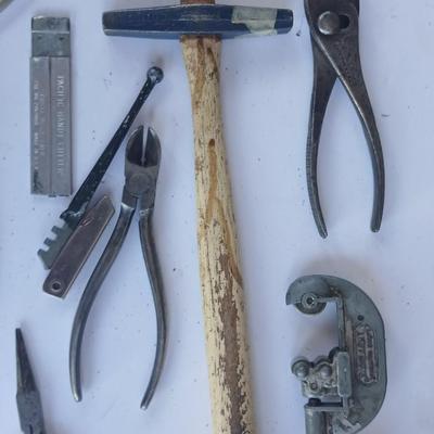 Mixed Hand Tool Set – Pliers, Hammers, Bits, and More