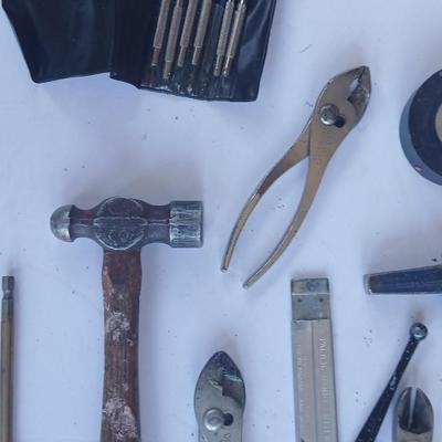 Mixed Hand Tool Set – Pliers, Hammers, Bits, and More