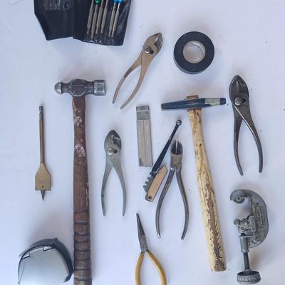 Mixed Hand Tool Set – Pliers, Hammers, Bits, and More