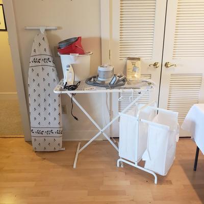 Rowenta Portable Steamer, Wire Drying Rack & B&D Iron (D-KD)