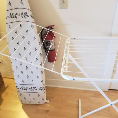 Rowenta Portable Steamer, Wire Drying Rack & B&D Iron (D-KD)