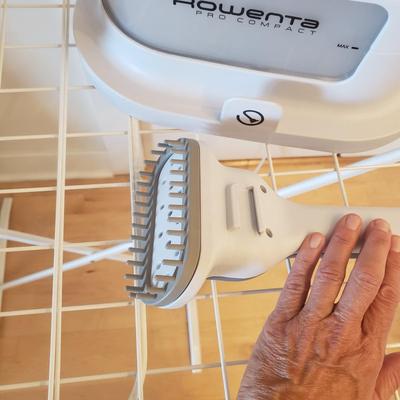 Rowenta Portable Steamer, Wire Drying Rack & B&D Iron (D-KD)