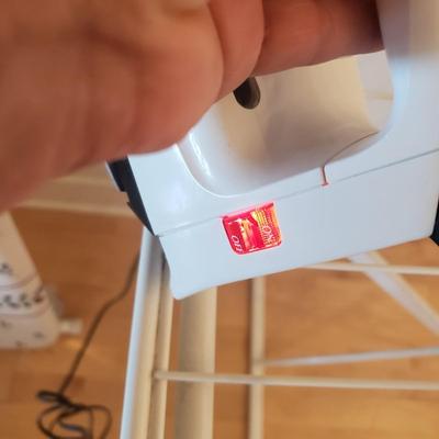 Rowenta Portable Steamer, Wire Drying Rack & B&D Iron (D-KD)