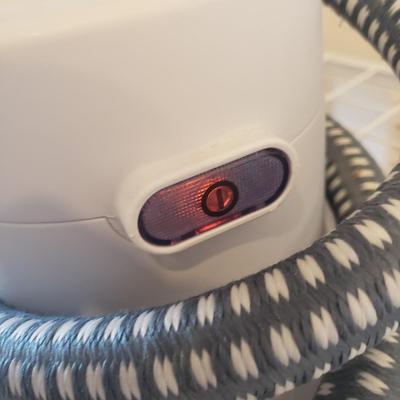 Rowenta Portable Steamer, Wire Drying Rack & B&D Iron (D-KD)