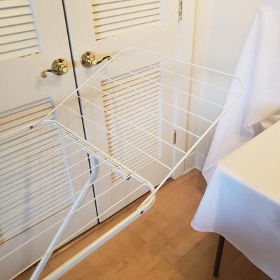 Rowenta Portable Steamer, Wire Drying Rack & B&D Iron (D-KD)