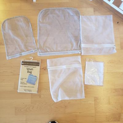 Rowenta Portable Steamer, Wire Drying Rack & B&D Iron (D-KD)