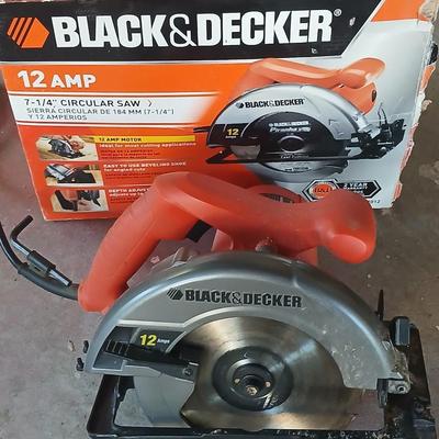 Black & Decker 12-Amp 7-1/4" Circular Saw with Box
