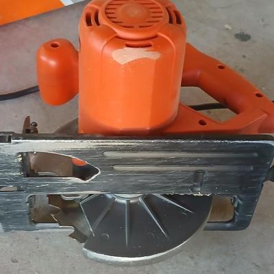 Black & Decker 12-Amp 7-1/4" Circular Saw with Box