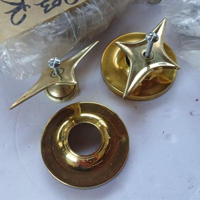 Lot of Vintage & Mixed Cabinet Hardware – Knobs, Pulls, some vintage glass! 54 of the brass ones