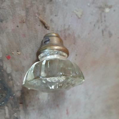 Lot of Vintage & Mixed Cabinet Hardware – Knobs, Pulls, some vintage glass! 54 of the brass ones