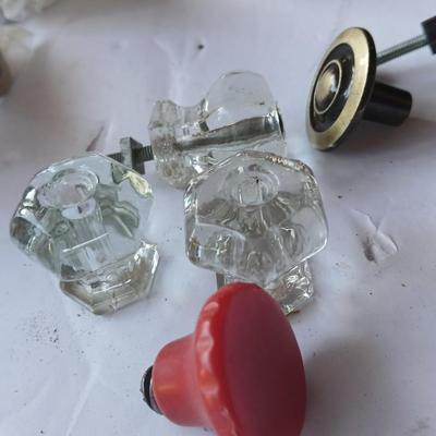 Lot of Vintage & Mixed Cabinet Hardware – Knobs, Pulls, some vintage glass! 54 of the brass ones