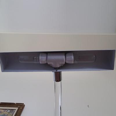 Metal and Acrylic Desk Lamp (BR1-EL)