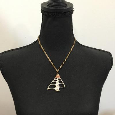 Cool vintage shell necklace