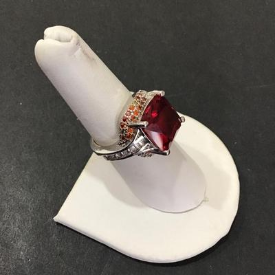 Very nice very clean, fashion, statement, cocktail or dinner ring