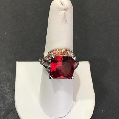Very nice very clean, fashion, statement, cocktail or dinner ring