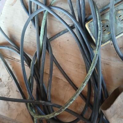 Maxi-Shok 400 Electric Fence Charger – Vintage 3-Prong Model with multi plug extension cord
