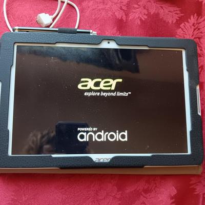 FACTORY RESET 10" ACER TABLET WITH CASE AND CHARGER