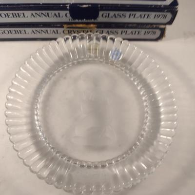 Pair of Goebel Annual Crystal Glass Plate 1978