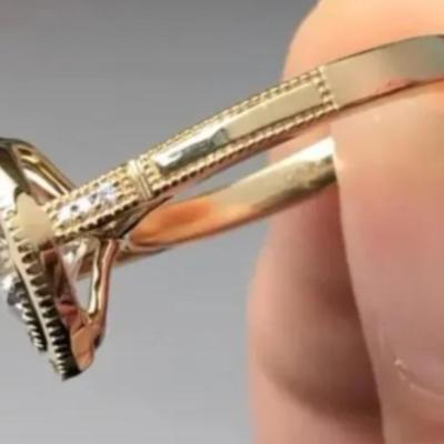 14K Yellow Gold Round Cut Diamond Ring