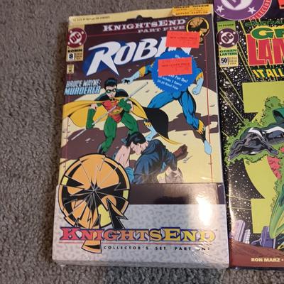 *MYSTERY* STORAGE TOTE FULL OF COLLECTIBLE PAPERS (COMICS, PLAYBOYS, ARTWORK, BASEBALL CARDS AND SO MUCH MORE