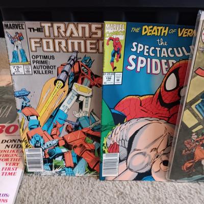 *MYSTERY* STORAGE TOTE FULL OF COLLECTIBLE PAPERS (COMICS, PLAYBOYS, ARTWORK, BASEBALL CARDS AND SO MUCH MORE