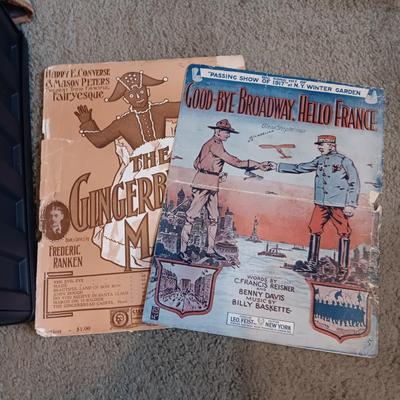 *MYSTERY* STORAGE TOTE FULL OF COLLECTIBLE PAPERS (COMICS, PLAYBOYS, ARTWORK, BASEBALL CARDS AND SO MUCH MORE