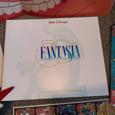 *MYSTERY* STORAGE TOTE FULL OF COLLECTIBLE ITEMS (MARILYN MONROE '55 CALENDAR, DISNEY, ET PATCHES, BASEBALL CARDS, MOVIE POSTERS AND...