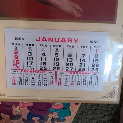 *MYSTERY* STORAGE TOTE FULL OF COLLECTIBLE ITEMS (MARILYN MONROE '55 CALENDAR, DISNEY, ET PATCHES, BASEBALL CARDS, MOVIE POSTERS AND...