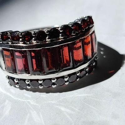 GARNET RING