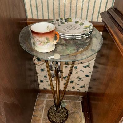 TABLE AND CHINA LOT