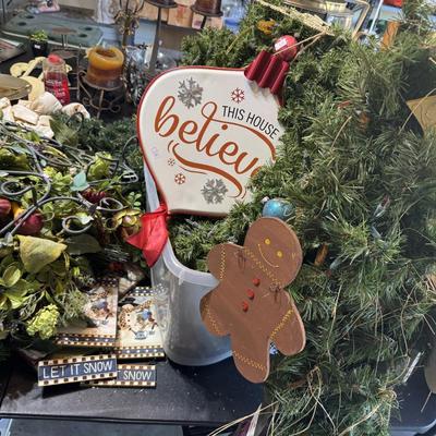 WREATH TABLE - TABLE NOT INCLUDED