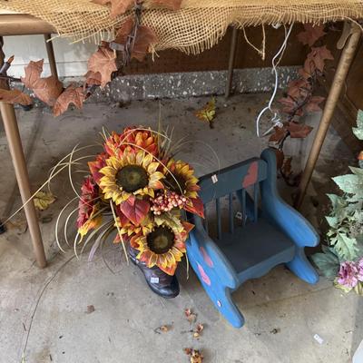 FALL LOT - TABLES INCLUDED!