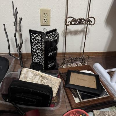 MASTER BEDROOM FLOOR LOT