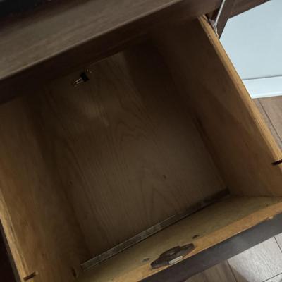 DESK WITH CONTENTS