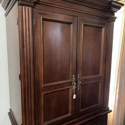MASTER ENTERTAINMENT CABINET WARDROBE