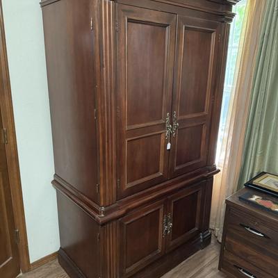 MASTER ENTERTAINMENT CABINET WARDROBE
