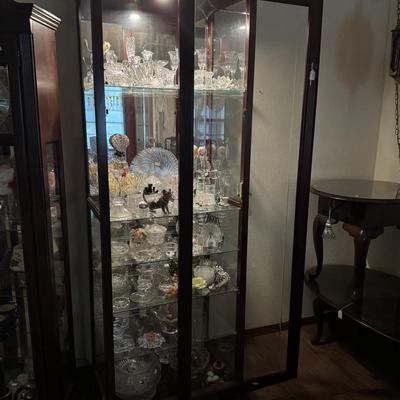 CURIO CABINET WITH CONTENTS - LOCKS!!